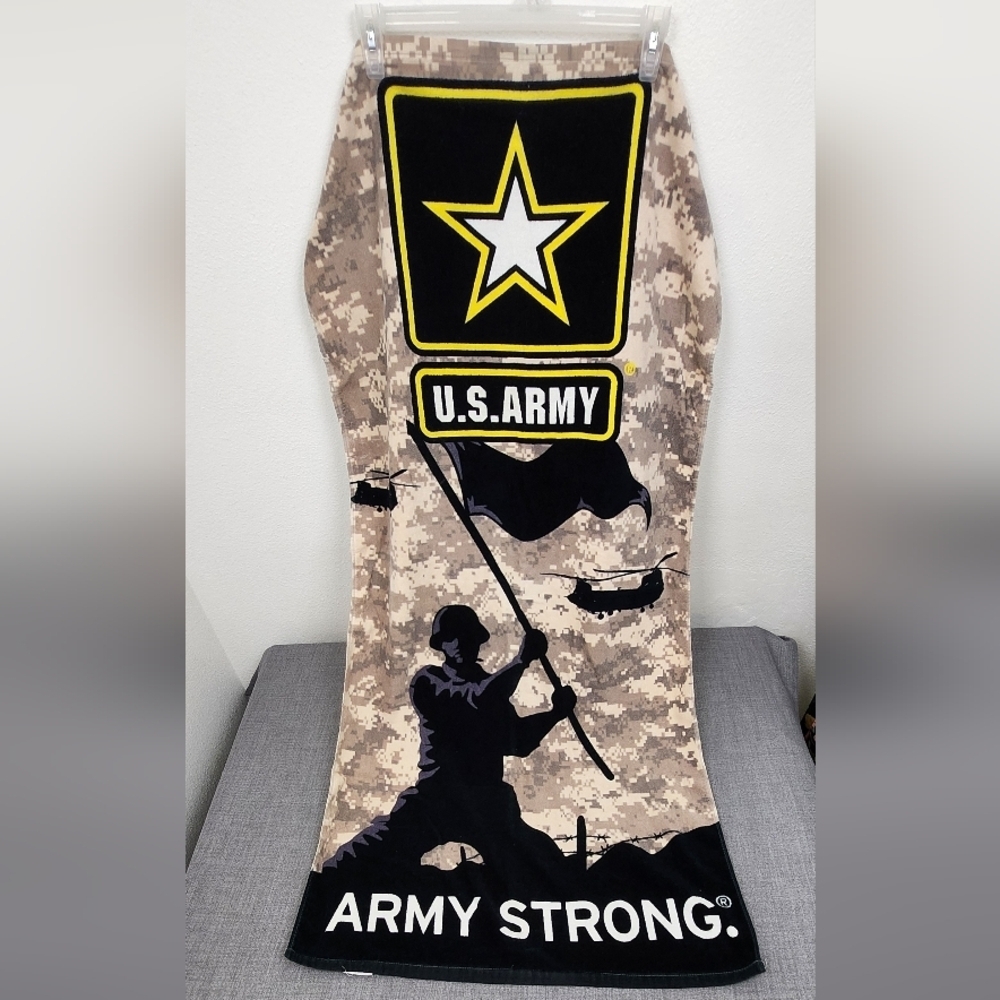 U.S. Army Graphic 100% Cotton Beach Towel.